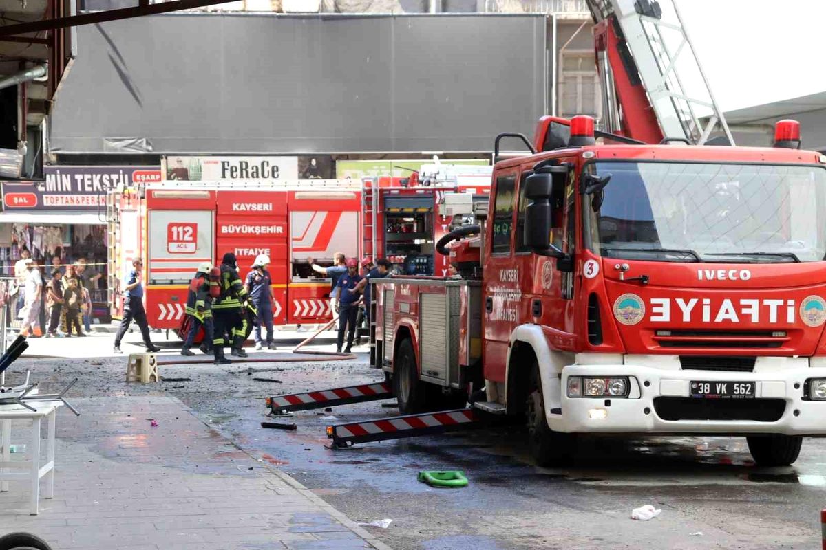 Kayseri\'de depo binasında tüp patlaması sonucu yangın çıktı