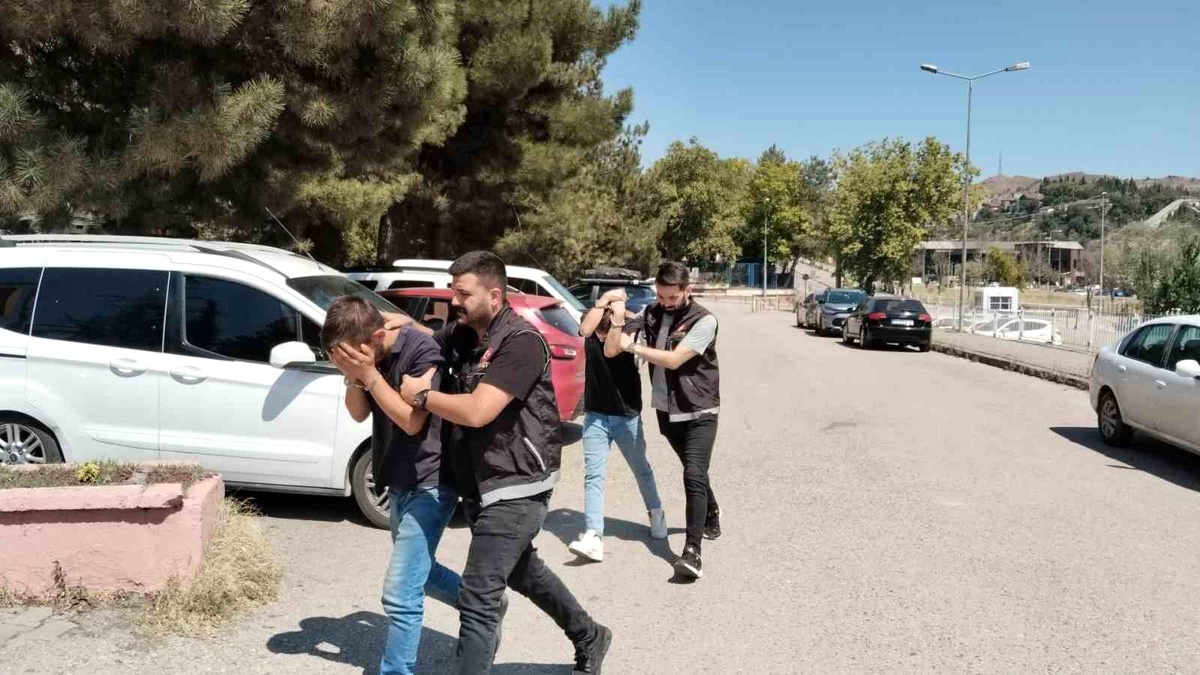 Karabük\'te Uyuşturucu Operasyonu: Serbest Bırakılan Şüphelilerden Birinin Yakını Polise Teşekkür Etti