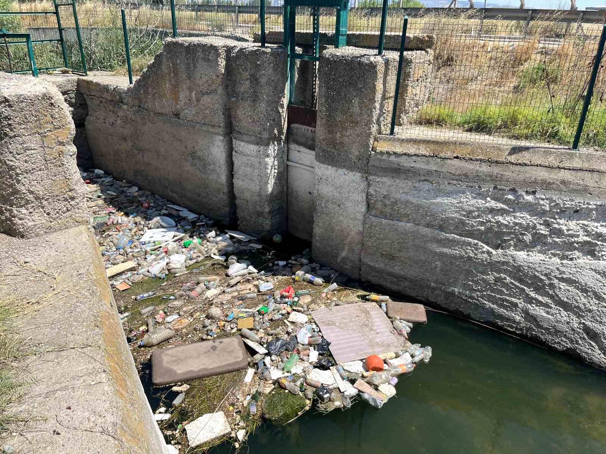 Eskişehir\'de Sulama Kanalı Temizlenmeli ve Bariyer Eksikliği Giderilmeli