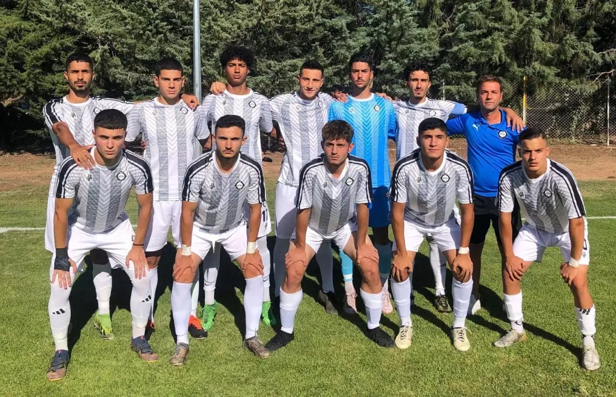 Altay\'ın genç futbolcuları U19 takımıyla sezonu açtı