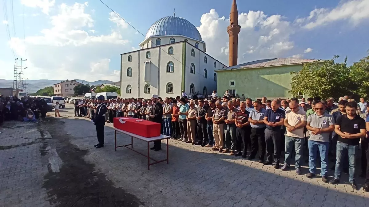 Karakol Komutanı Cemil Gündoğdu Son Yolculuğuna Uğurlandı