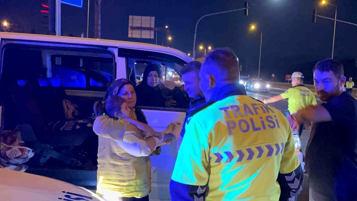 Bolu Dağı Tüneli\'nde çalışmalar sürerken polis ekipleri çocuk için seferber oldu