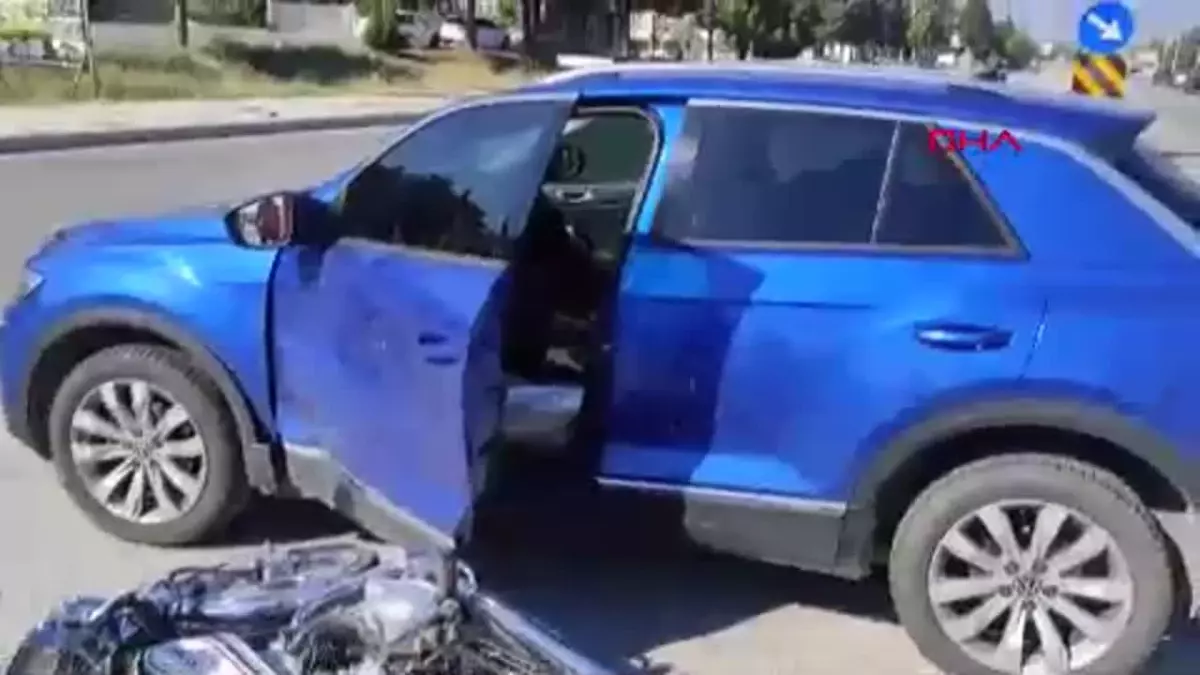 Burdur\'da Otomobille Motosiklet Çarpıştı: 2 Yaralı