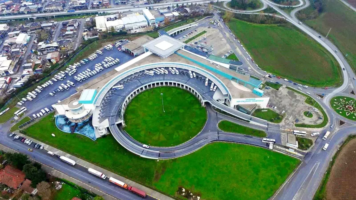 Sakarya Büyükşehir Belediyesi Otobüs Terminali\'nde Esnafın Kepenk Kapatmasıyla İlgili Açıklama