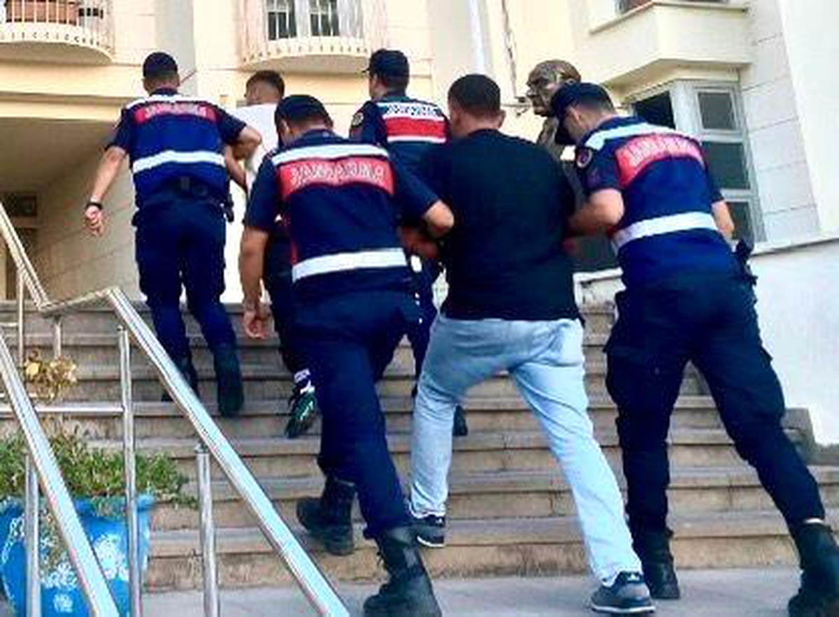 Muğla\'da aranan 3 kişi jandarma operasyonuyla yakalandı