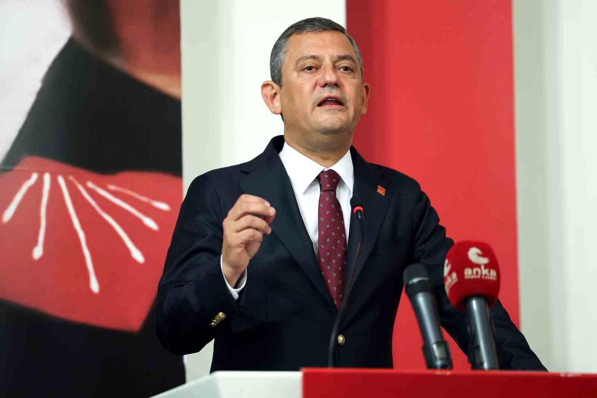 CHP Genel Başkanı Özgür Özel, Meclis\'i ve Numan Kurtulmuş\'u Can Atalay\'ın milletvekili olduğunu teyit edeceği bir oturum için toplantıya çağırıyor