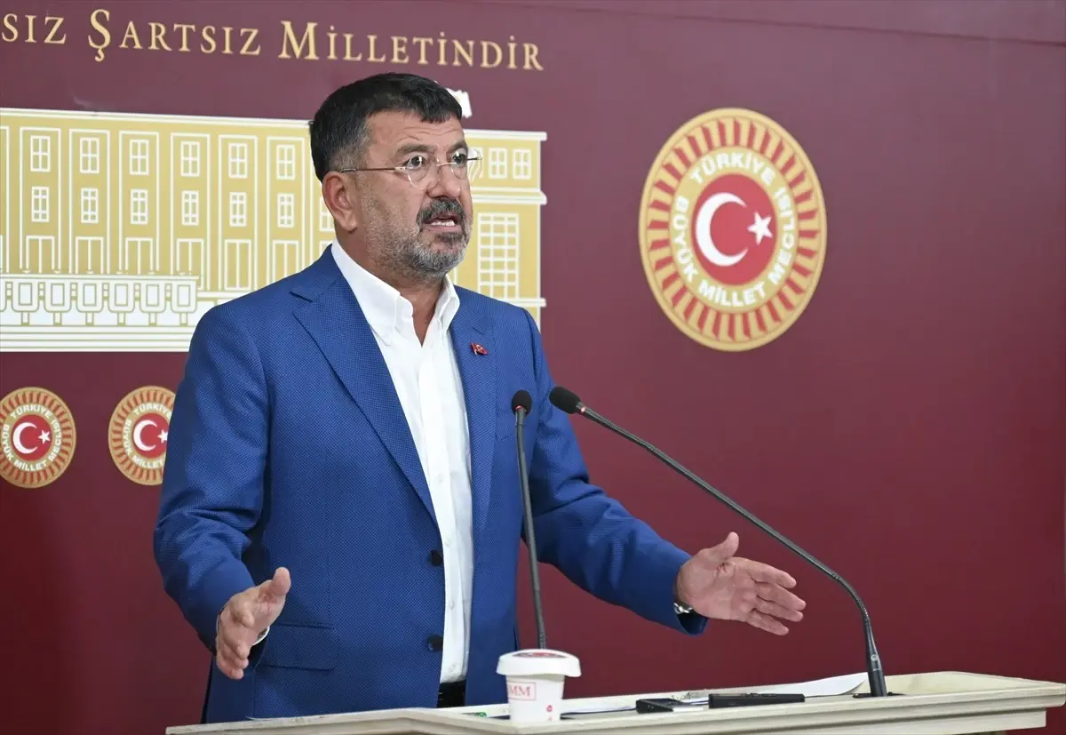 CHP Milletvekili Veli Ağbaba, deprem bölgelerinde mücbir sebep halinin uzatılmasını istedi