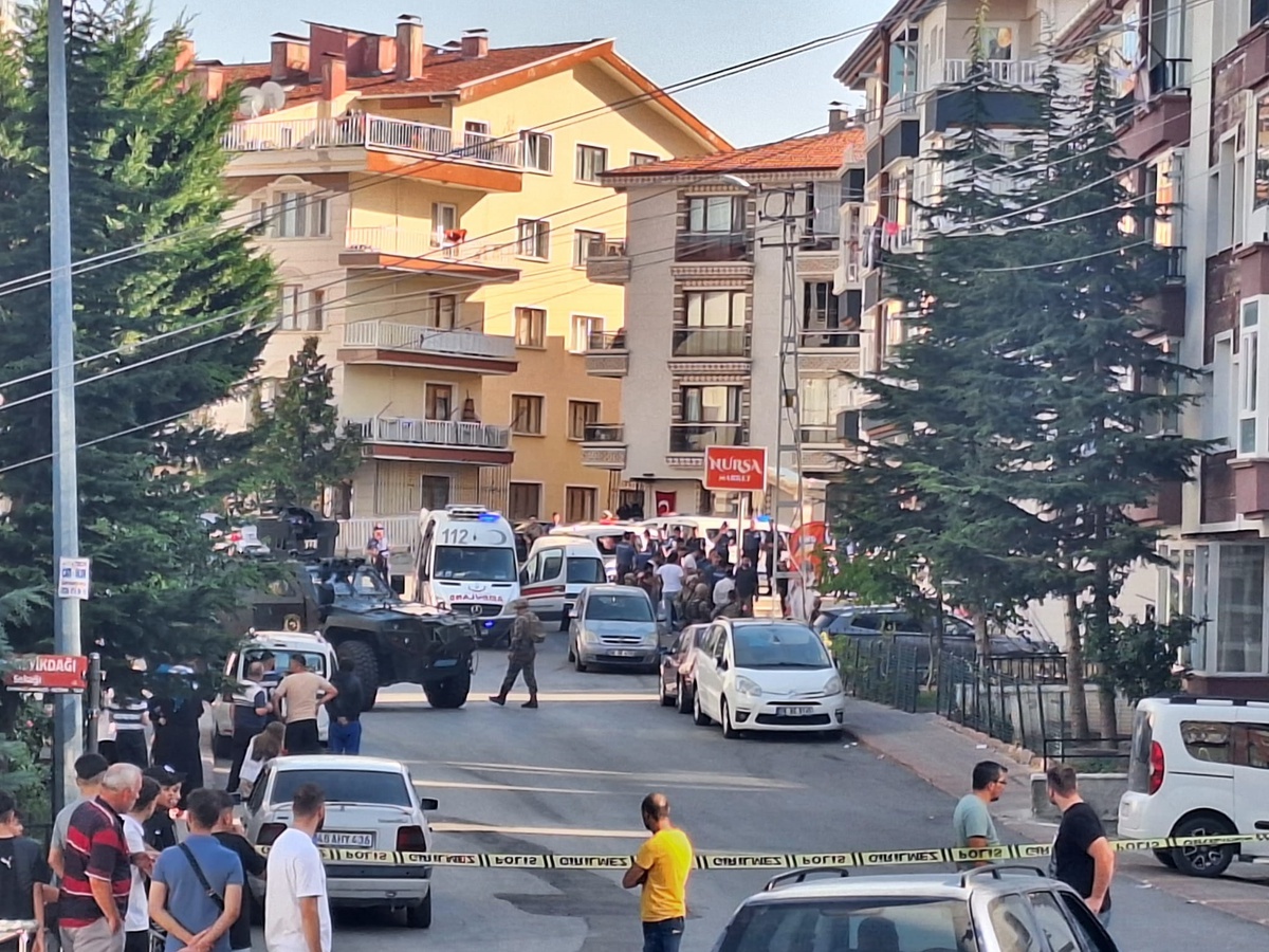 Boşanma Aşamasındaki Eşini Tehdit Eden Adam Polis Tarafından Etkisiz Hale Getirildi