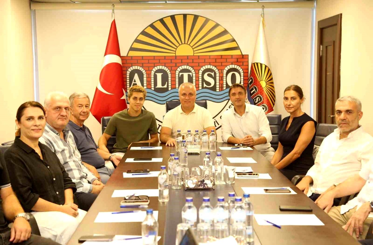 Doruk Erolçevik ALTSO Başkanı Eray Erdem\'i Ziyaret Etti