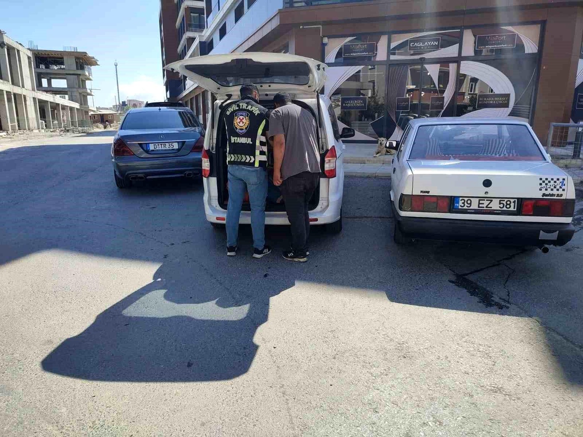 İstanbul Arnavutköy\'de düğün konvoyunda drift yapan sürücüye ceza