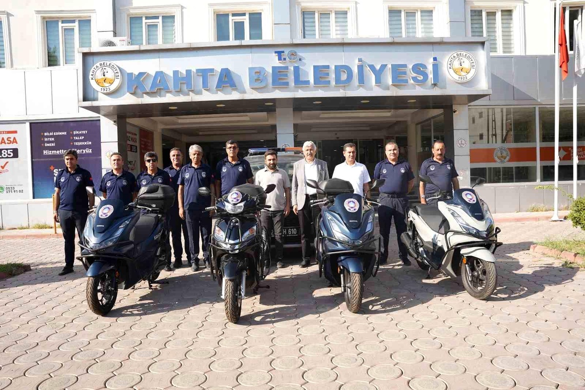 Adıyaman\'ın Kahta ilçe Belediyesi Motosikletli Zabıta Ekibi Kurdu