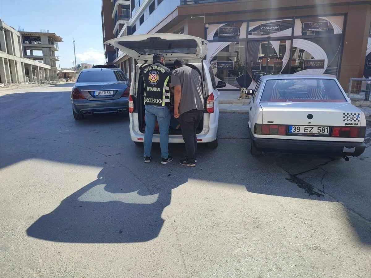 Arnavutköy\'de drift yapan sürücüye ağır ceza