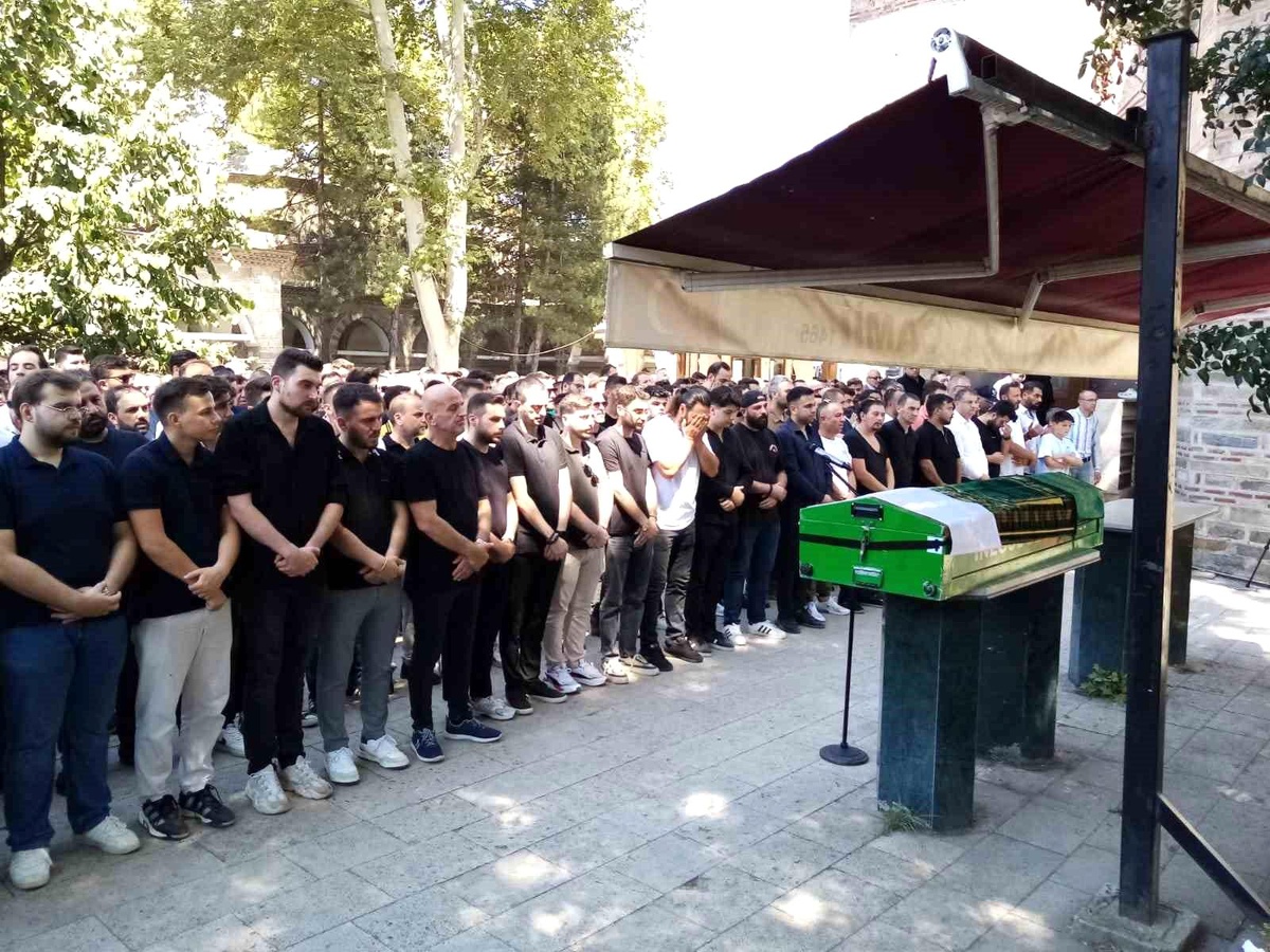 İnegöl Kuyumcular Derneği Başkanı Trafik Kazasında Hayatını Kaybetti