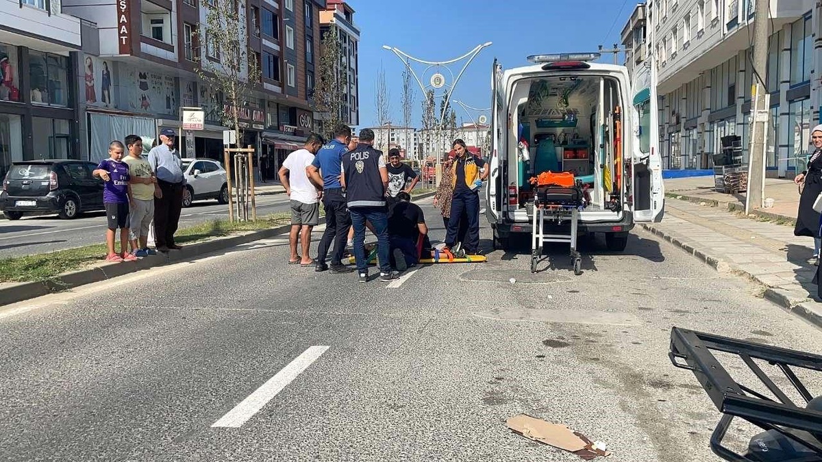 Tekirdağ\'da Çocuğa Motosiklet Çarptı: Yaralı Hastaneye Kaldırıldı