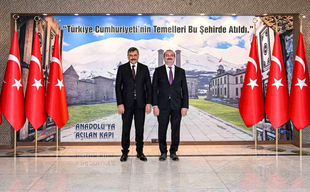 Atatürk Üniversitesi Rektörü Erzurum Valisi\'ni ziyaret etti