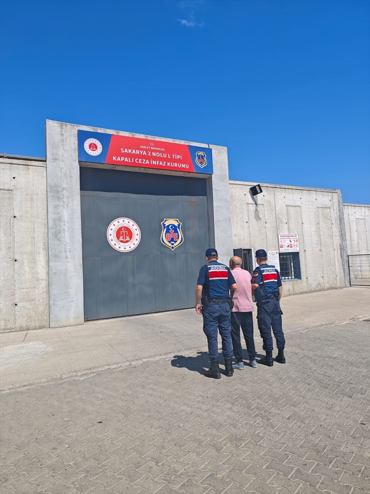 Sakarya\'da dolandırıcılık suçundan hükümlü yakalandı
