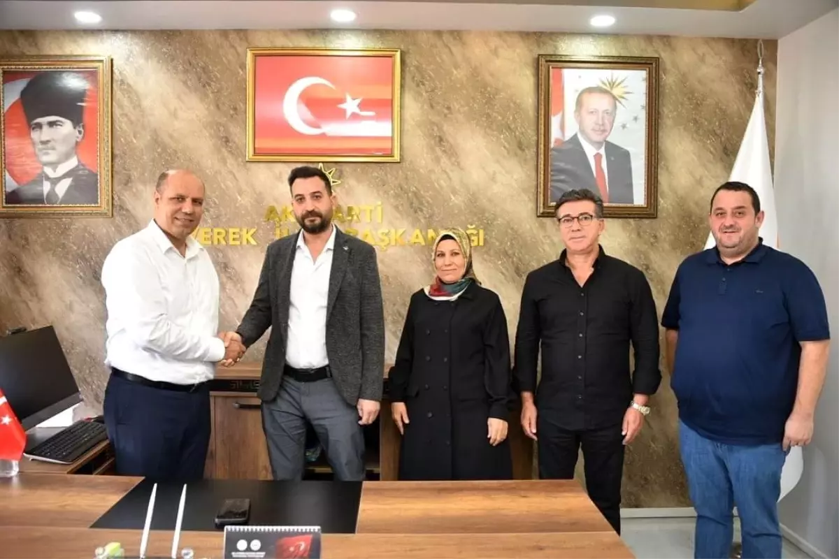 Şanlıurfa\'nın Siverek ilçesinde Yeniden Refah Partisi meclis üyesi AK Parti\'ye katıldı