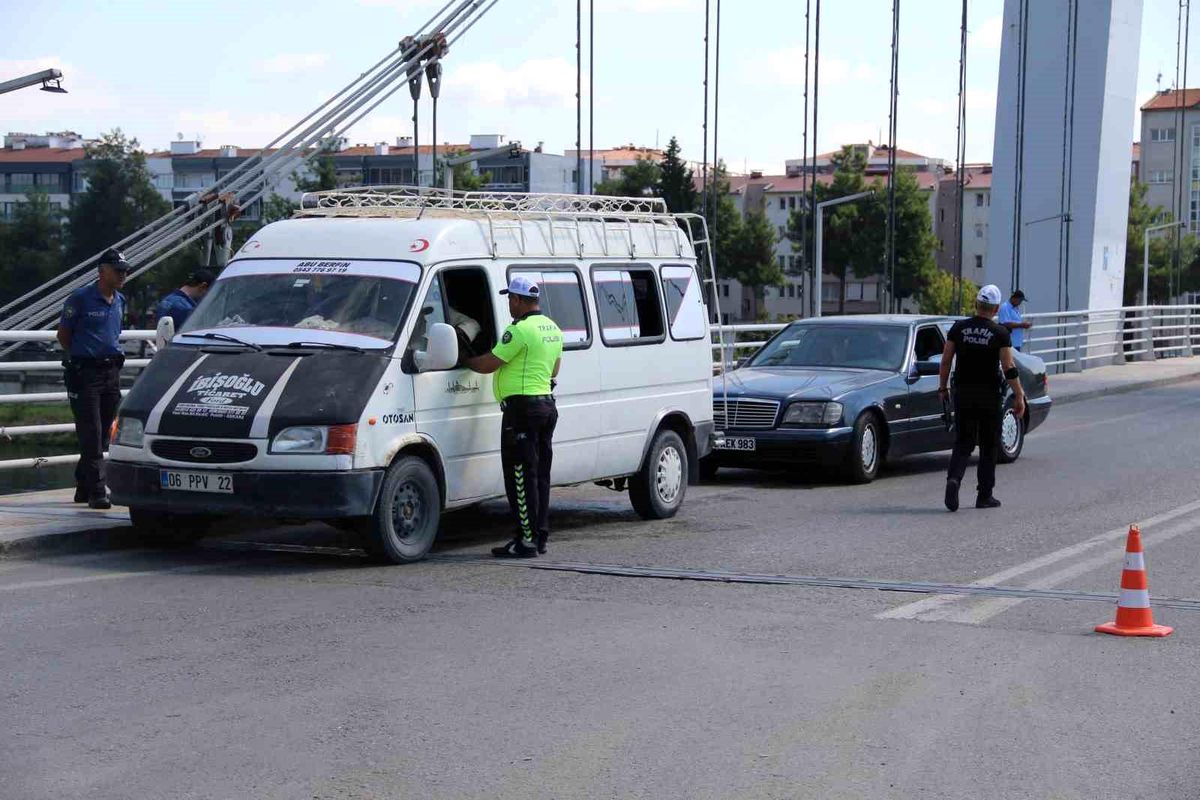 Samsun\'un Çarşamba ilçesinde sürücüler denetlendi