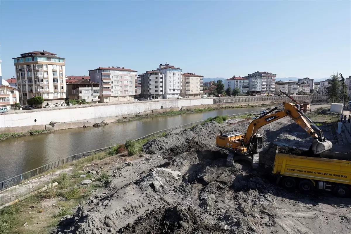 Terme Çayı\'nın yatağı genişletiliyor