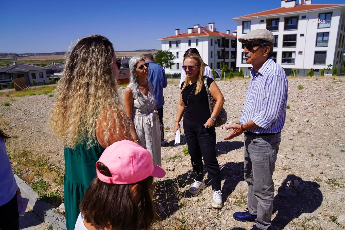 Tepebaşı Belediye Başkanı Ahmet Ataç, parkları yerinde inceledi