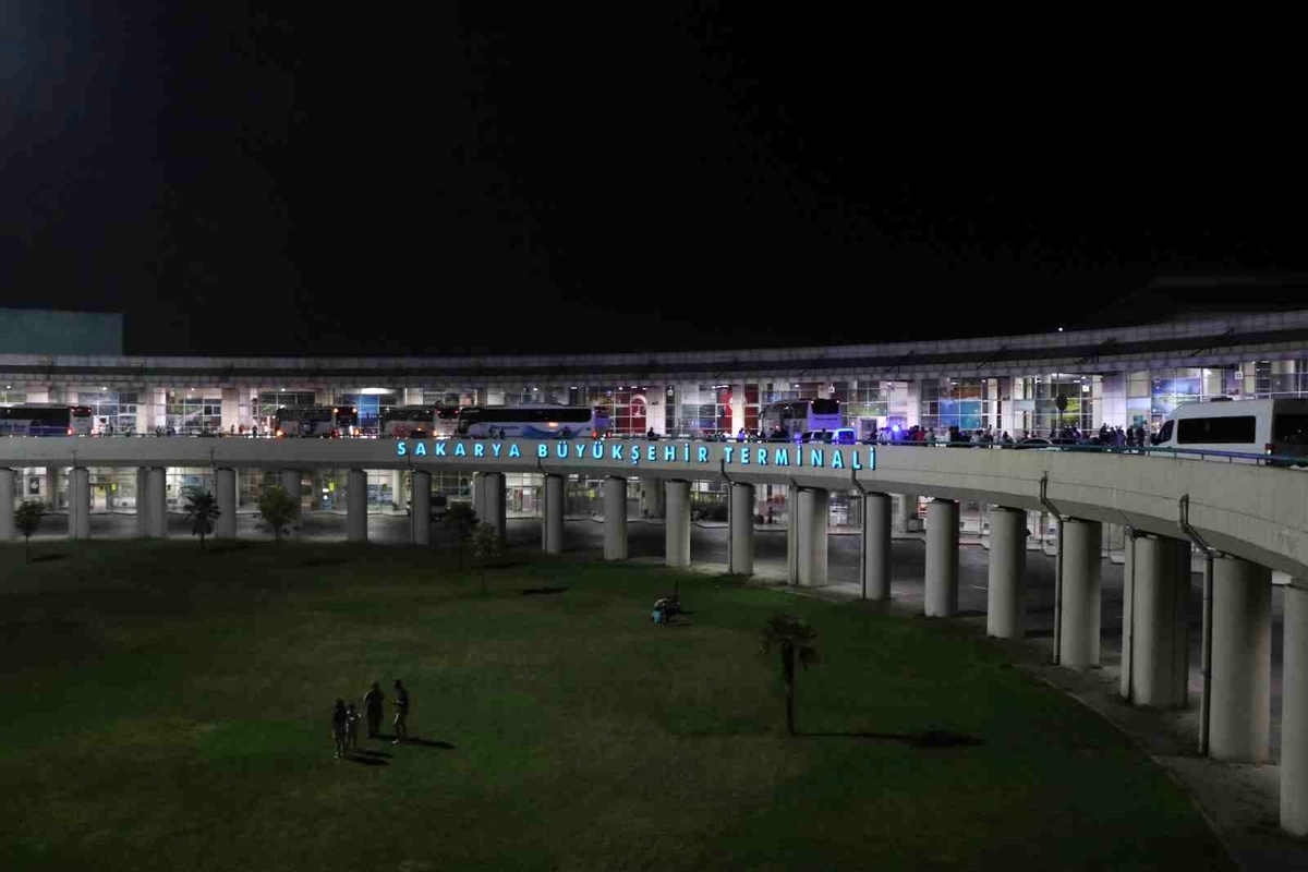 Sakarya Büyükşehir Otobüs Terminali\'nde Yazıhane Tartışması