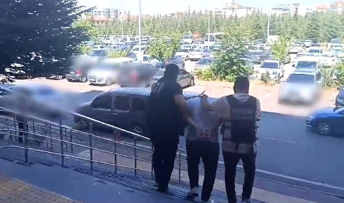 Kayseri\'de Uyuşturucu Ticareti Yapan Şahıs Yakalandı