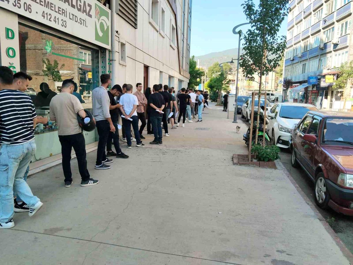 KARDEMİR\'e 100 kişilik istihdam için bin 726 başvuru