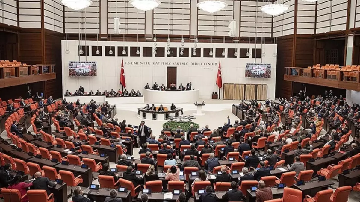 AK Parti ve CHP\'nin transferleri sonrası Meclis\'te sandalye dağılımı değişti