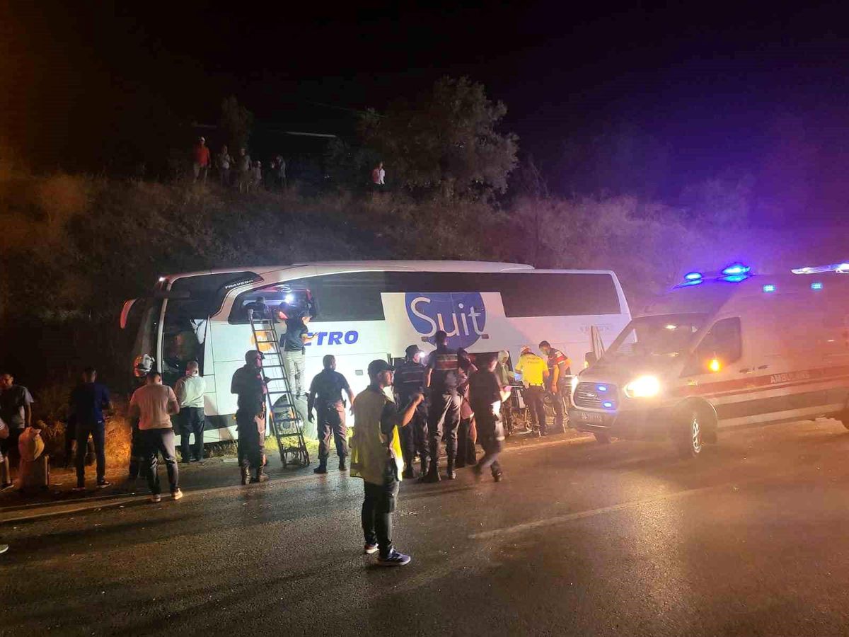 Aydın\'da Yolcu Otobüsü Yayaya Çarptı: 1 Ölü, 7 Yaralı