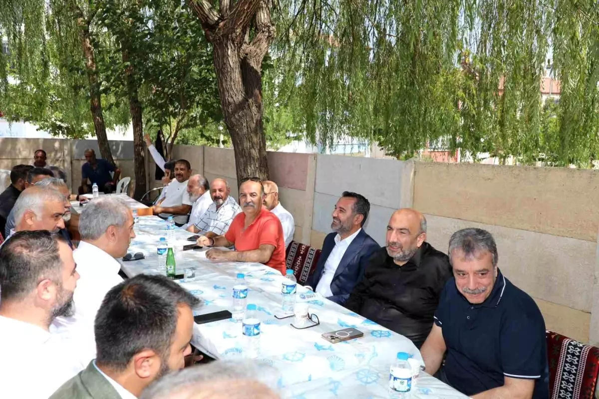 Elazığ Belediye Başkanı Şahin Şerifoğulları, Ulukent Mahallesi ve 15 Temmuz Demokrasi Meydanında Temaslarda Bulundu