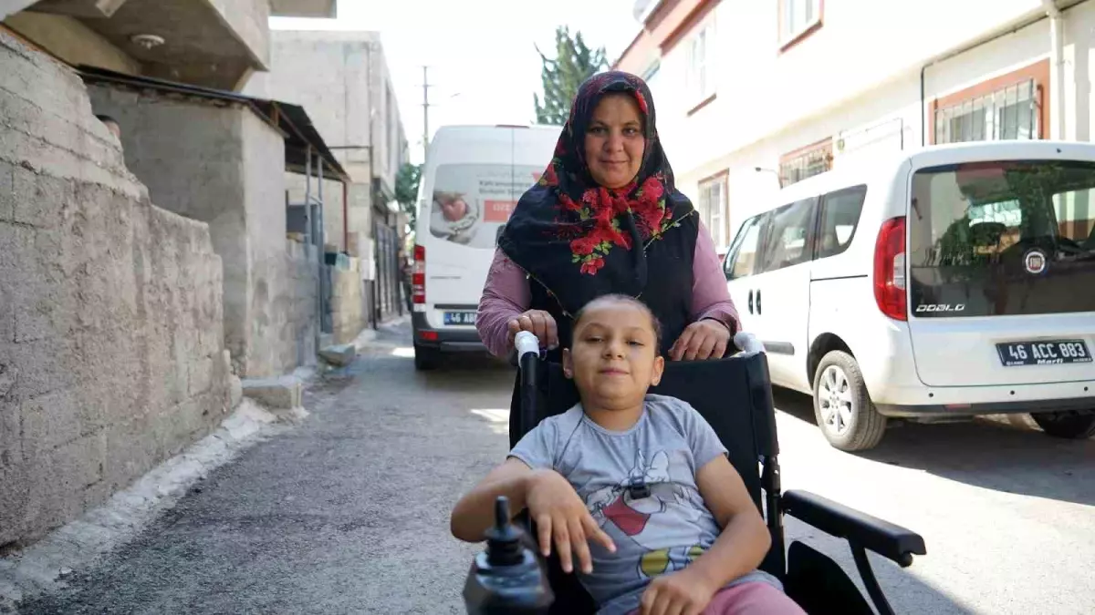 Kahramanmaraş Büyükşehir Belediyesi Engelli ve Yaşlı Hizmetleri Şube Müdürlüğü Özel İhtiyaçlı Vatandaşlara Medikal Malzeme Desteği Sağlıyor