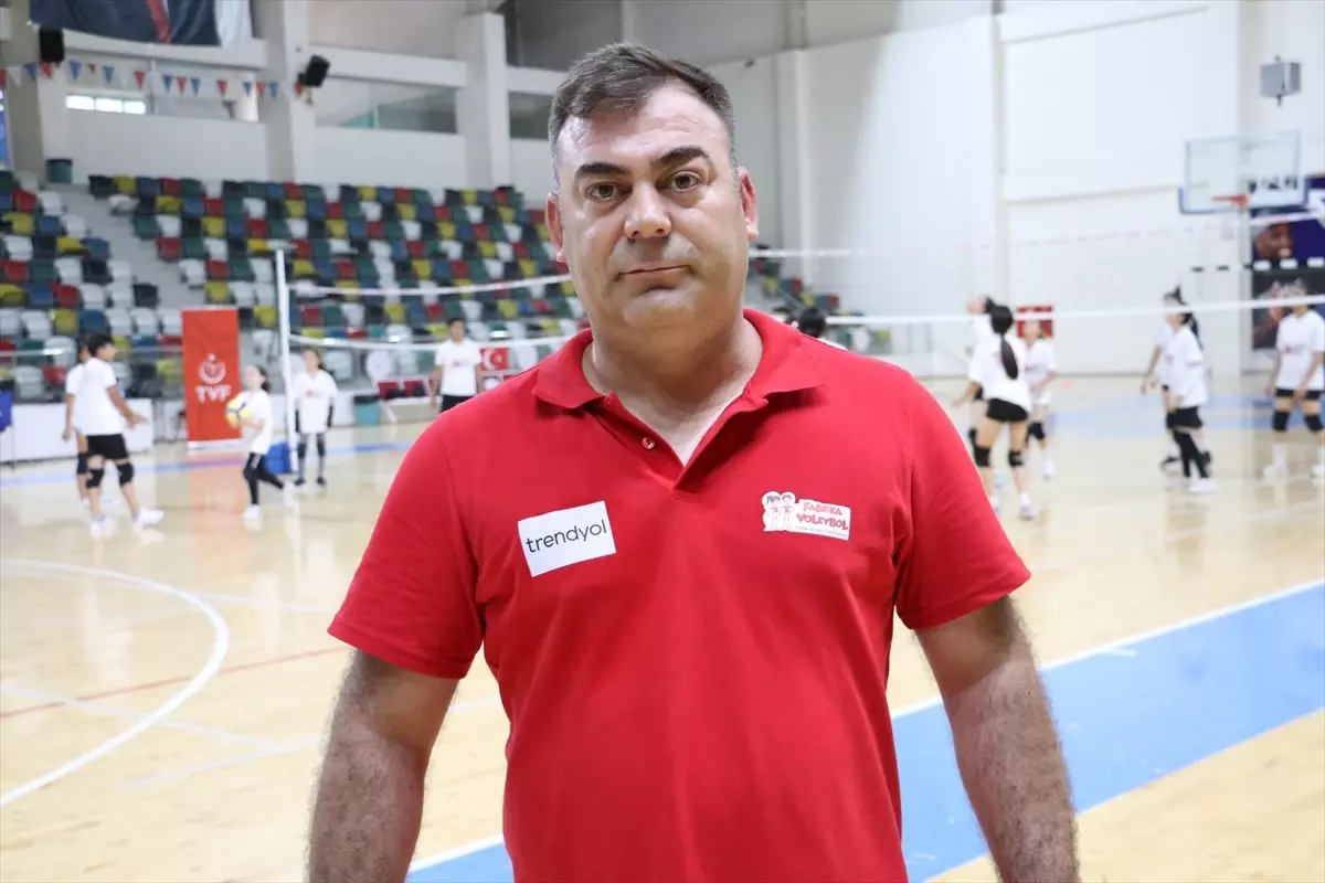 Kilis\'te Fabrika Voleybol Okulu Hizmete Girdi