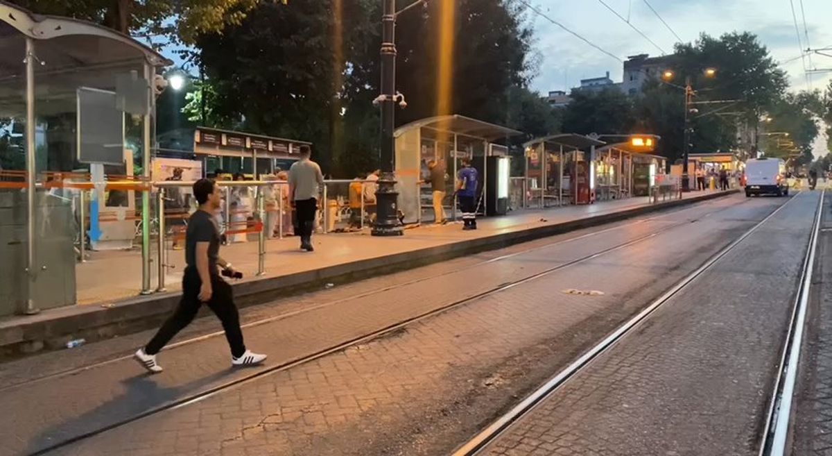 FATİH\'te Unutulan Çanta Fünye İle Patlatıldı