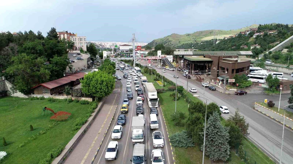 Karabük\'te Trafiğe Kayıtlı Taşıt Sayısı 77 Bin 507 Oldu