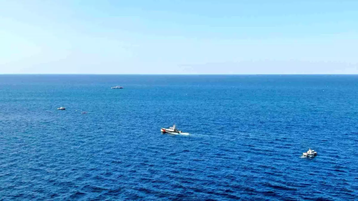 Kastamonu\'da Batan Teknenin Kaptanı Hala Bulunamadı