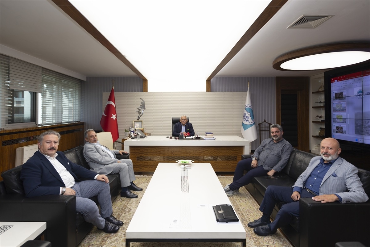 Kayseri Büyükşehir Belediye Başkanı ve İlçe Belediye Başkanları Toplantı Yaptı