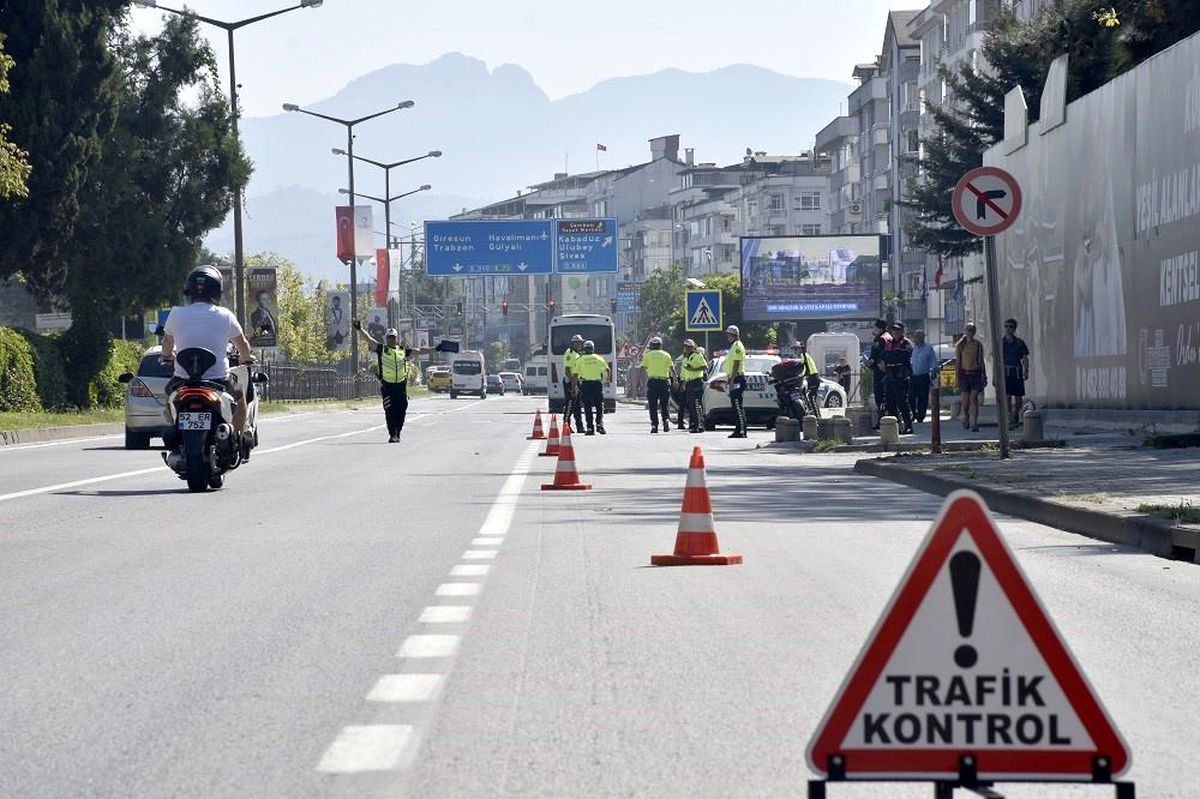 Ordu\'da trafik denetimlerinde 15 bin 517 araç kontrol edildi