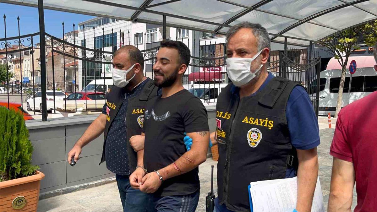 Eskişehir\'de Gece Bekçisini Yaralayan Şüpheli Tutuklandı