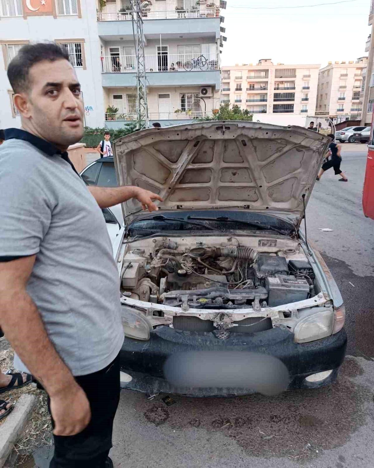 Hatay\'ın Reyhanlı ilçesinde araç yangını söndürüldü