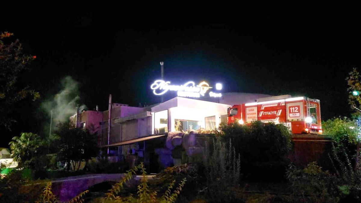 Samsun\'da restoranda çıkan yangın söndürüldü, 2 çalışan dumandan etkilendi