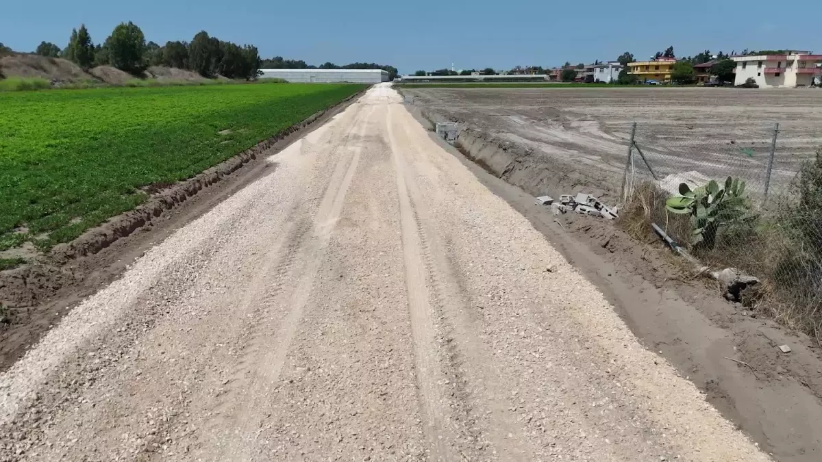 Tarsus Belediyesi Kulak Mahallesi\'nde 30 Yıllık Yolu Açtı