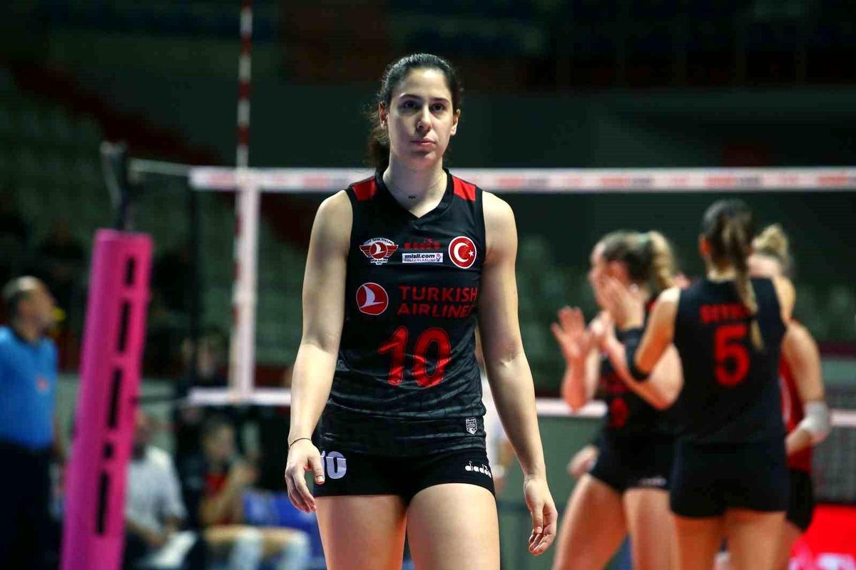 Türk Hava Yolları Kadın Voleybol Takımı Tecrübeli Pasör Çağla Çiçekoğlu\'nu Kadrosuna Kattı