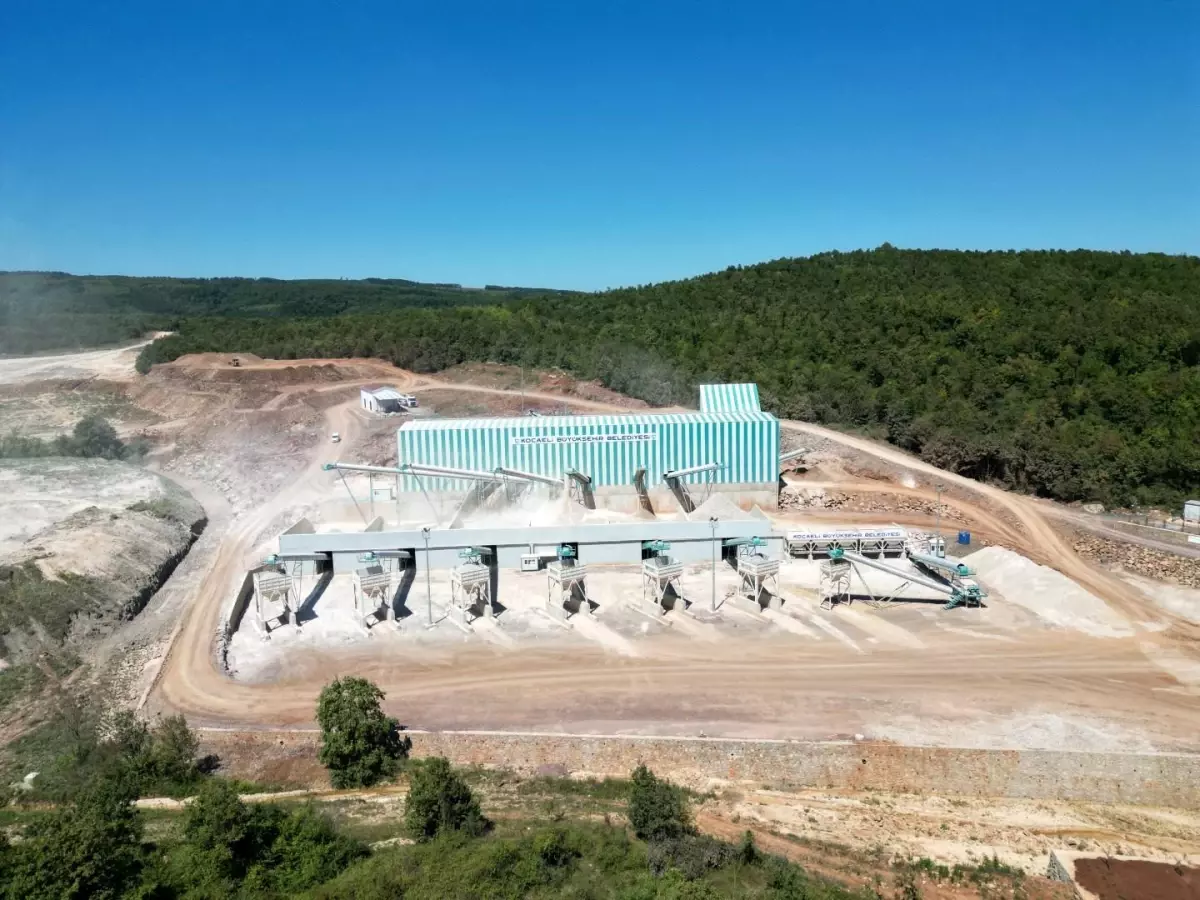 Kocaeli\'de Yerli Üretim Taş Kırma ve Eleme Tesisi Kuruldu