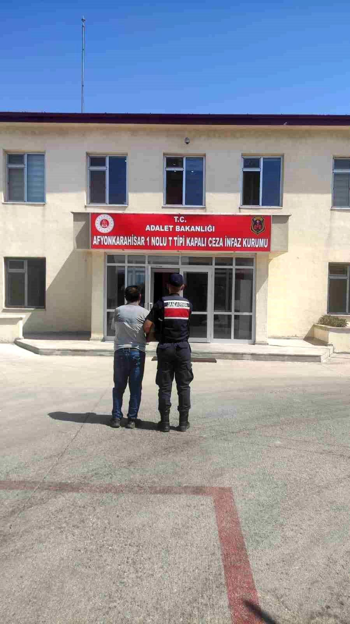 Afyonkarahisar\'da Fuhuş Suçundan Hükümlü Şahıs Yakalandı