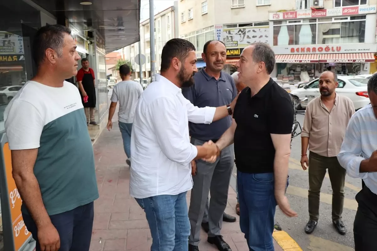 AK Parti Sakarya Milletvekili Murat Kaya, Ferizli\'de Esnaf ve Vatandaşlarla Buluştu