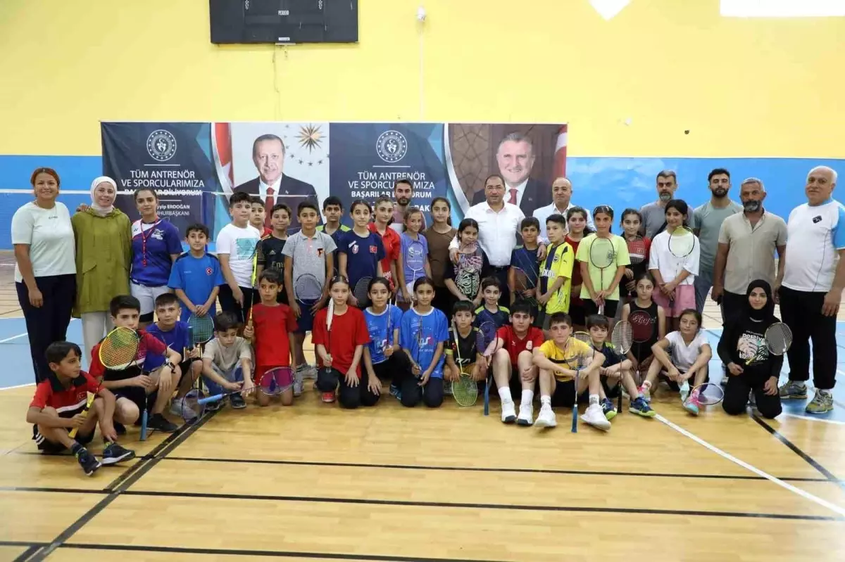 Ağrı\'da Badminton Gelişim Kampı ve Zafer Bayramı Müsabakaları Başladı