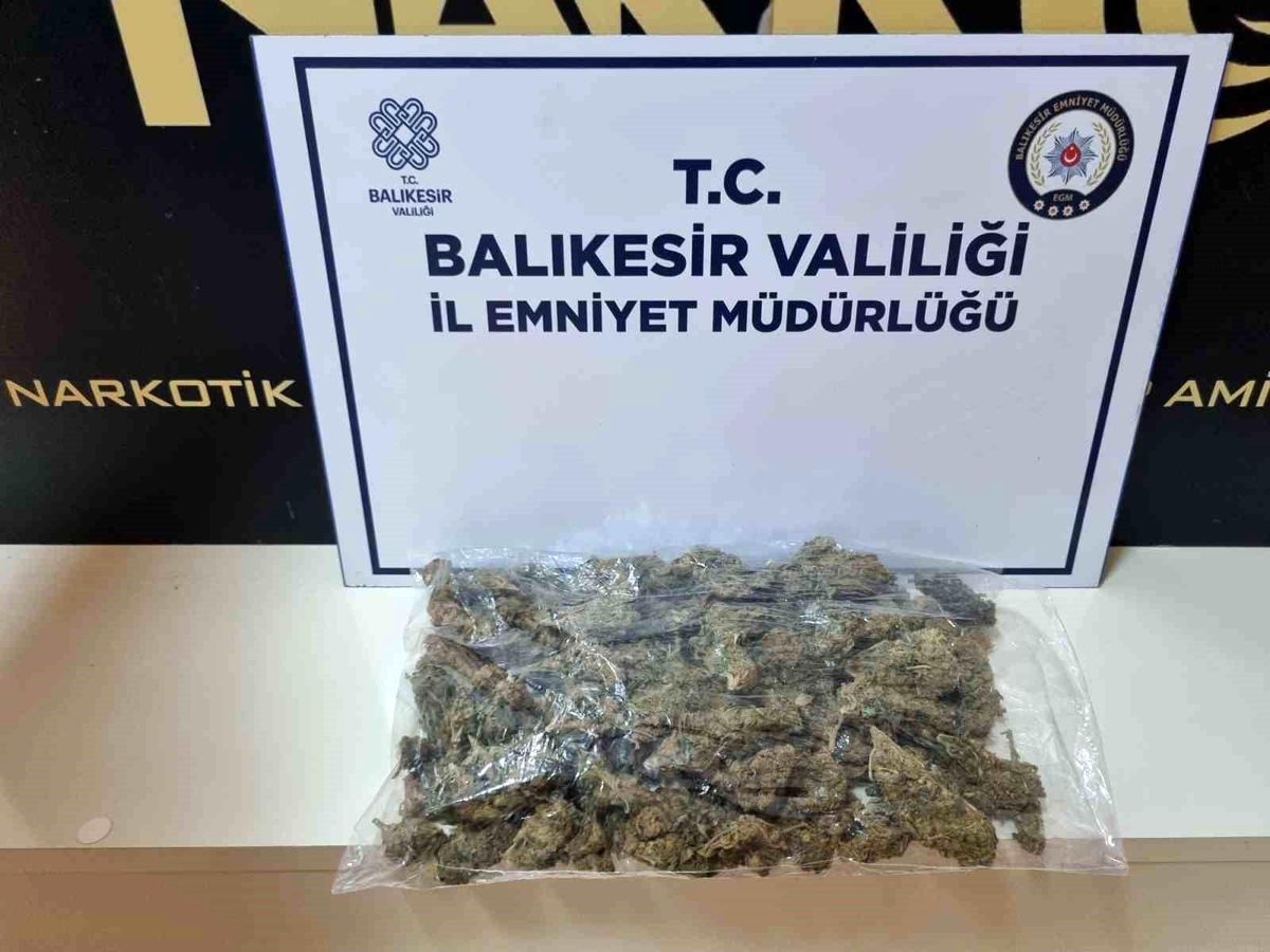 Bandırma\'da Uyuşturucu Operasyonu: 265 Gram Esrar Ele Geçirildi