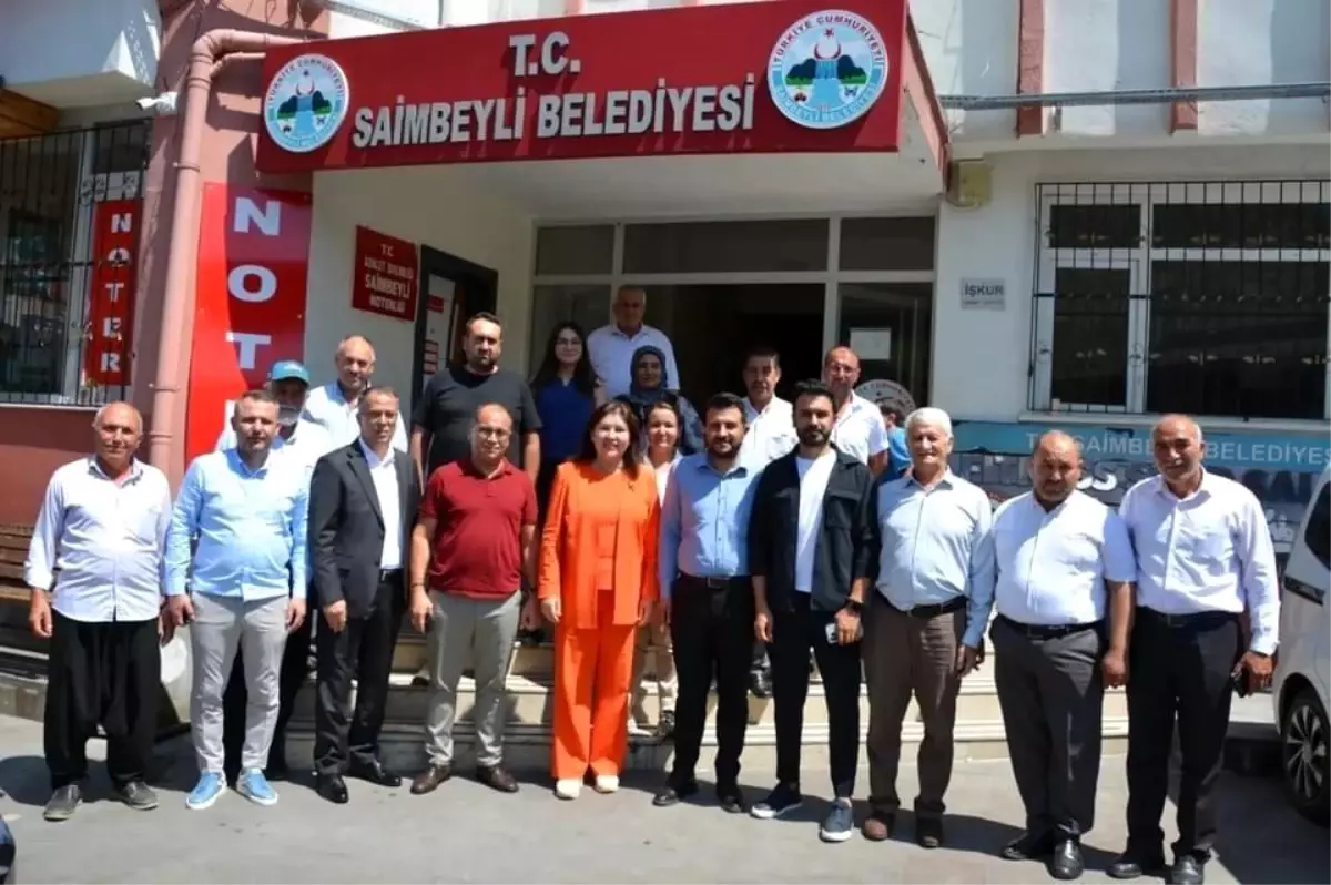 Adana Saimbeyli Belediye Başkanı Mahmut Dal, AK Parti Adana Milletvekili Sunay Karamık\'a projeleri anlattı