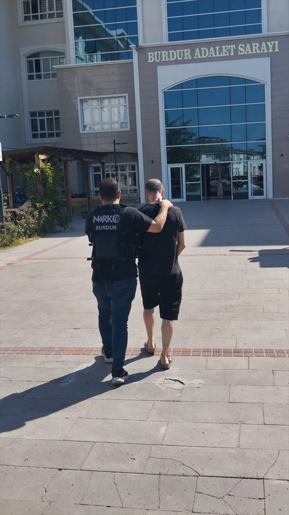 Burdur\'da durdurulan araçta uyuşturucu ele geçirildi, sürücü tutuklandı
