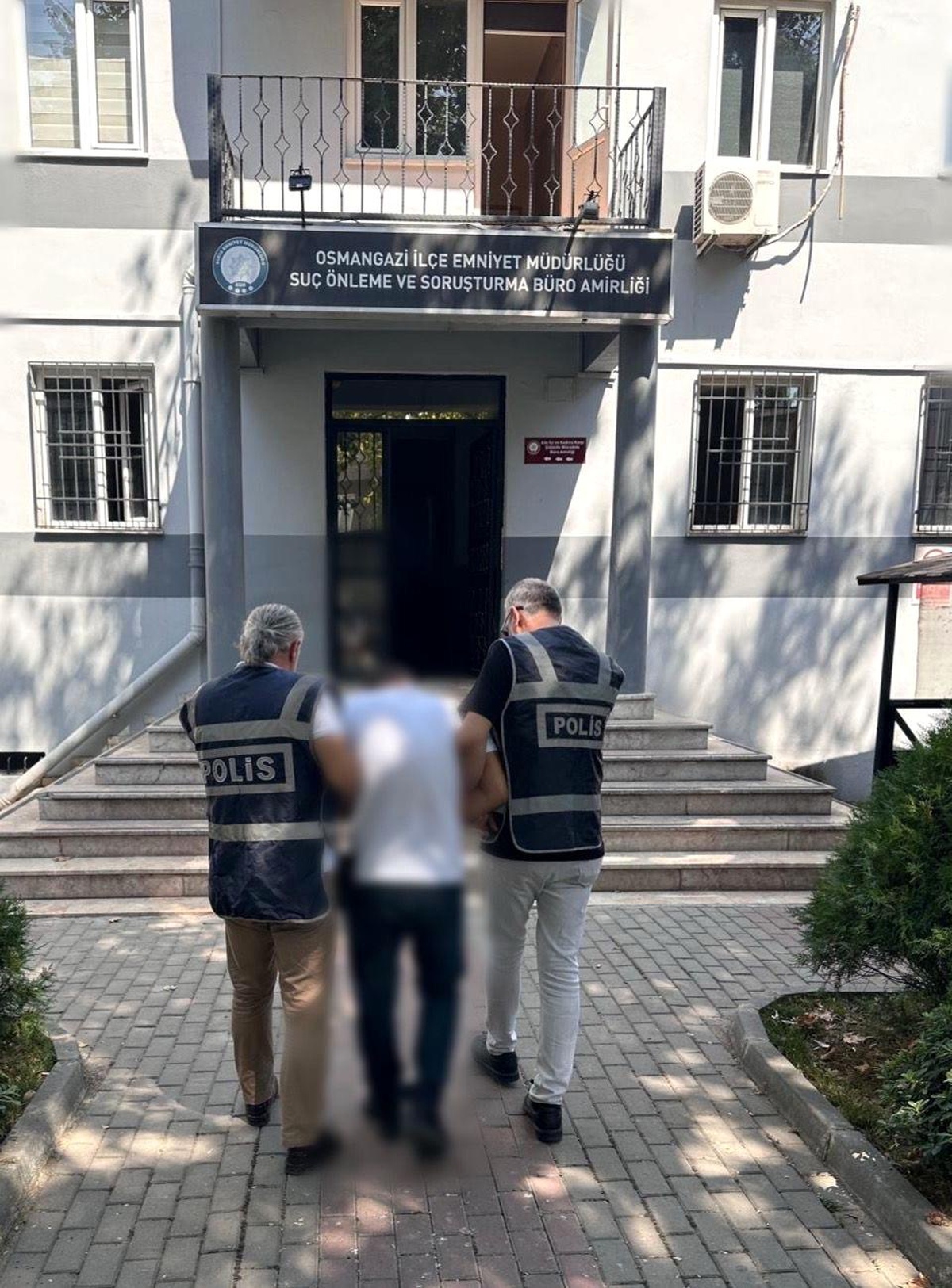 Bursa\'da 26 ayrı dolandırıcılık suçundan hüküm giyen şahıs yakalandı